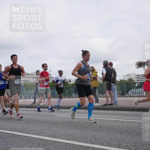 29.06.2025 - hella hamburg halbmarathon Luisa Fischer http://msf.ph/oto/8501355 29.06.2025 10:08:04 Kennedybrücke 17818, 112, 2852, 7017, 18098, 538, 429, 1126, 1347, 1559, 2424, 2540, 2852, 4293, 4538, 6907, 6908, 7017, 10834 meine-sportfotos.de