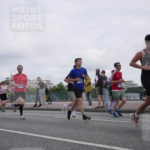 29.06.2025 - hella hamburg halbmarathon Luisa Fischer http://msf.ph/oto/8501367 29.06.2025 10:08:06 Kennedybrücke 1341, 18111, 2424, 7818, 2852, 1126, 1347, 2424, 2540, 2852, 4293, 4394, 4538, 6907, 6908, 7017 meine-sportfotos.de