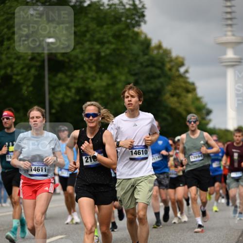 29.06.2025 - hella hamburg halbmarathon Dr. Thomas Lammeyer http://msf.ph/oto/8501411 29.06.2025 10:25:04 Kennedybrücke 1011, 1266, 2053, 2101, 2325, 2383, 2834, 2923, 2986, 3161, 3247, 3434, 3781, 3813, 4082, 4154, 4166, 4288, 4350, 4754, 4869, 5181, 5625, 5811, 5812, 6275, 6308, 6608, 6844, 6951, 7608, 8113, 8146, 8724, 8940, 9005, 9011, 9236, 9501, 9981, 10039, 10350, 10585, 10602, 11145 meine-sportfotos.de