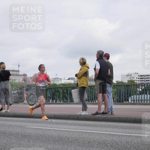 29.06.2025 - hella hamburg halbmarathon Luisa Fischer http://msf.ph/oto/8501431 29.06.2025 10:08:17 Kennedybrücke 16134, 1213, 3071, 4394, 5869, 7826, 8316 meine-sportfotos.de