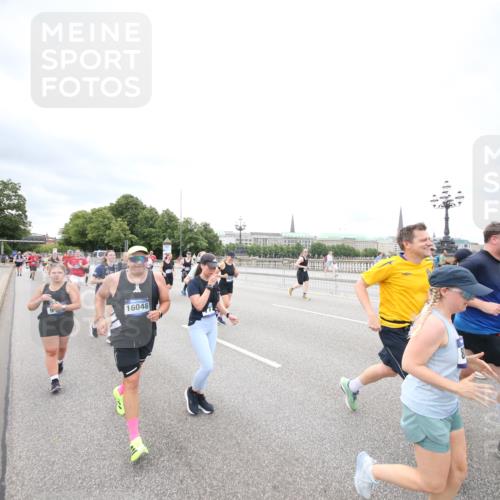 29.06.2025 - hella hamburg halbmarathon Jannik Wohlers http://msf.ph/oto/8501448 29.06.2025 10:57:58 Lombardsbrücke 1001, 1845, 2043, 2273, 2275, 3540, 3868, 4117, 5104, 5159, 5655, 5782, 5988, 6825, 7262, 7617, 7664, 7783, 8076, 8441, 8888, 9123, 9239, 9636, 10462, 10473, 10498, 10937, 11708, 12023, 12024, 12310, 12433, 12968, 13218, 13226, 13355, 13356, 13469, 13547, 14584, 14935, 15926, 16048, 16329, 16408, 16561, 16878, 17227, 17228, 18822, 19183 meine-sportfotos.de