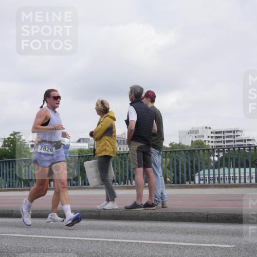29.06.2025 - hella hamburg halbmarathon Luisa Fischer http://msf.ph/oto/8501461 29.06.2025 10:08:20 Kennedybrücke 7826, 1213, 3071, 3578, 5869, 7826, 8316, 9165, 9680, 10694 meine-sportfotos.de