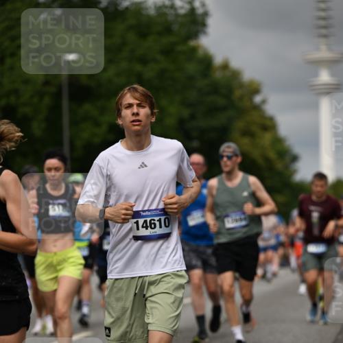 29.06.2025 - hella hamburg halbmarathon Dr. Thomas Lammeyer http://msf.ph/oto/8501465 29.06.2025 10:25:05 Kennedybrücke 1011, 1266, 2101, 2325, 2383, 2923, 2986, 3161, 3247, 3434, 3781, 3813, 4082, 4154, 4166, 4288, 4350, 4754, 4869, 5181, 5625, 5811, 5812, 6275, 6308, 6608, 6844, 6951, 7608, 8113, 8146, 8724, 8940, 9005, 9011, 9236, 9501, 9981, 10350, 10585, 10602, 11145 meine-sportfotos.de