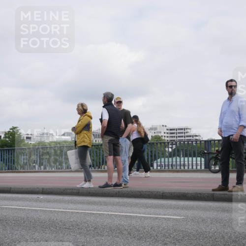 29.06.2025 - hella hamburg halbmarathon Luisa Fischer http://msf.ph/oto/8501493 29.06.2025 10:08:24 Kennedybrücke 1213, 1863, 2298, 3578, 5869, 6059, 7826, 8316, 8999, 9007, 9019, 9075, 9165, 9680, 10694 meine-sportfotos.de