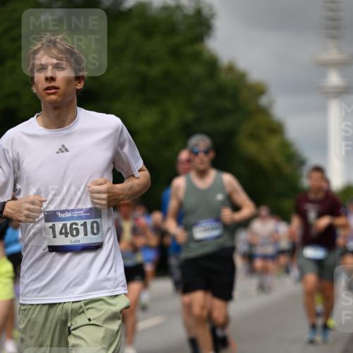 29.06.2025 - hella hamburg halbmarathon Dr. Thomas Lammeyer http://msf.ph/oto/8501495 29.06.2025 10:25:06 Kennedybrücke 1011, 1266, 2101, 2325, 2383, 2923, 2986, 3161, 3247, 3434, 3781, 3813, 4082, 4154, 4166, 4288, 4350, 4754, 4869, 5041, 5181, 5625, 5811, 5812, 6275, 6308, 6608, 6844, 6951, 7608, 8113, 8146, 8724, 8940, 9005, 9011, 9236, 9501, 9981, 10350, 10585, 10602, 11145 meine-sportfotos.de