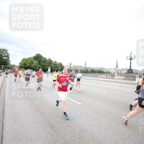29.06.2025 - hella hamburg halbmarathon Jannik Wohlers http://msf.ph/oto/8501530 29.06.2025 10:58:01 Lombardsbrücke 1001, 1646, 1845, 2043, 2449, 3540, 3868, 4117, 5104, 5159, 5655, 5732, 5988, 6825, 7262, 7617, 7664, 7870, 8076, 8701, 9123, 9225, 9239, 9636, 10462, 10473, 10498, 11708, 12023, 12024, 12310, 12433, 12968, 13226, 13355, 13356, 13469, 13547, 14584, 14935, 15926, 16048, 16408, 16561, 16878, 16998, 17227, 17228, 18822, 19183 meine-sportfotos.de
