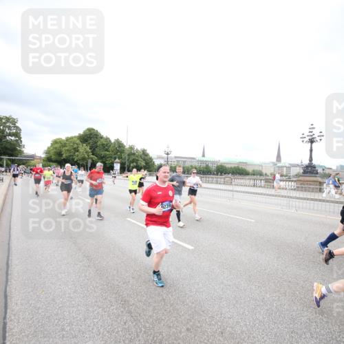 29.06.2025 - hella hamburg halbmarathon Jannik Wohlers http://msf.ph/oto/8501534 29.06.2025 10:58:01 Lombardsbrücke 1001, 1646, 1845, 2043, 2449, 3540, 3868, 4117, 5104, 5159, 5655, 5732, 5988, 6825, 7262, 7617, 7664, 7870, 8076, 8701, 9123, 9225, 9239, 9636, 10462, 10473, 10498, 11708, 12023, 12024, 12310, 12433, 12968, 13226, 13355, 13356, 13469, 13547, 14584, 14935, 15926, 16048, 16408, 16561, 16878, 16998, 17227, 17228, 18822, 19183 meine-sportfotos.de