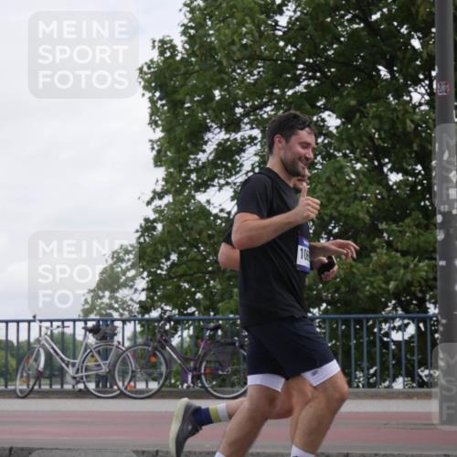 29.06.2025 - hella hamburg halbmarathon Luisa Fischer http://msf.ph/oto/8501537 29.06.2025 10:08:31 Kennedybrücke 106, 1863, 2298, 3578, 4014, 4220, 5073, 6059, 8999, 9007, 9019, 9075, 9165, 9361, 9559, 9680, 10694 meine-sportfotos.de