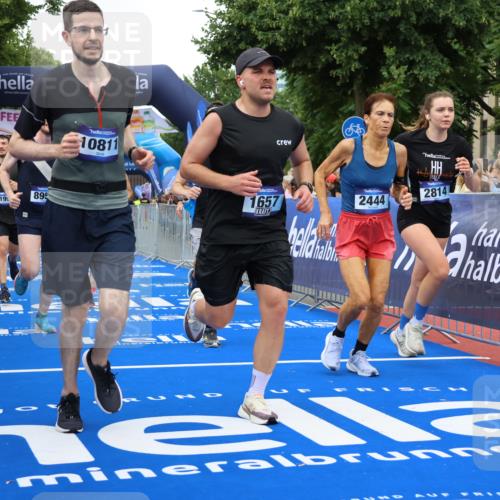 29.06.2025 - hella hamburg halbmarathon Strokosch-Dieckow http://msf.ph/oto/8501542 29.06.2025 10:52:51 Ziel 1257, 1258, 1657, 2099, 2444, 2814, 2910, 4557, 4558, 4770, 5077, 5169, 5194, 5907, 8139, 8172, 8720, 8955, 9065, 9163, 10724, 10811, 11217, 11992, 12519, 14198, 14286, 14791, 14805, 15430, 17198, 18331, 18720, 19244 meine-sportfotos.de