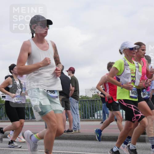 29.06.2025 - hella hamburg halbmarathon Luisa Fischer http://msf.ph/oto/8501548 29.06.2025 10:08:32 Kennedybrücke 13221, 579, 867, 6059, 90, 1863, 2298, 4014, 4220, 4782, 5073, 6059, 8727, 8999, 9007, 9019, 9075, 9165, 9361, 9559, 9680, 10694 meine-sportfotos.de