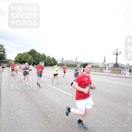 29.06.2025 - hella hamburg halbmarathon Jannik Wohlers http://msf.ph/oto/8501550 29.06.2025 10:58:01 Lombardsbrücke 1001, 1646, 1845, 2043, 2449, 3540, 3868, 4117, 5104, 5159, 5655, 5732, 5988, 6825, 7262, 7617, 7664, 7870, 8076, 8701, 9123, 9225, 9239, 9636, 10462, 10473, 10498, 11708, 12023, 12024, 12310, 12433, 12968, 13226, 13355, 13356, 13469, 13547, 14584, 14935, 15926, 16048, 16408, 16561, 16878, 16998, 17227, 17228, 18822, 19183 meine-sportfotos.de