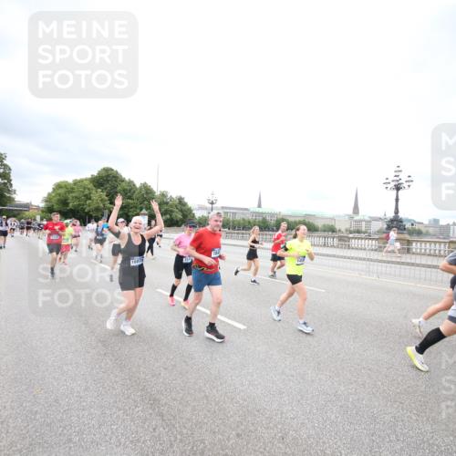 29.06.2025 - hella hamburg halbmarathon Jannik Wohlers http://msf.ph/oto/8501584 29.06.2025 10:58:03 Lombardsbrücke 1001, 1646, 1845, 2043, 2449, 3540, 3868, 4117, 5159, 5655, 5732, 5988, 6010, 7617, 7664, 7870, 7933, 8076, 8701, 9123, 9225, 9239, 9636, 9889, 10473, 10498, 11708, 12023, 12024, 12310, 12433, 12968, 13226, 13355, 13356, 13547, 13855, 14584, 14935, 15926, 16048, 16104, 16408, 16561, 16878, 16906, 16998, 17036, 17227, 17228, 17480, 18822, 19183 meine-sportfotos.de
