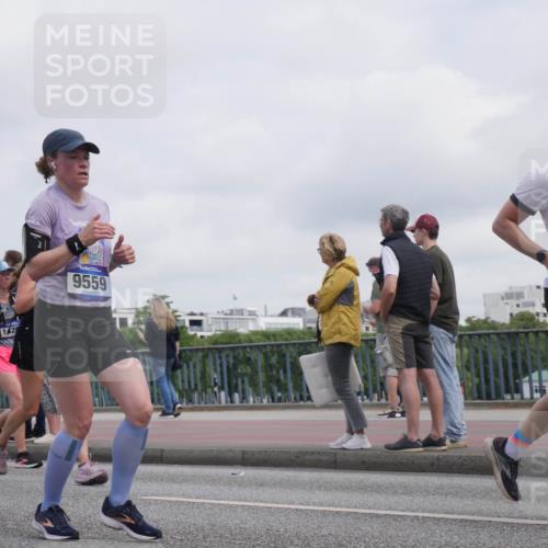 29.06.2025 - hella hamburg halbmarathon Luisa Fischer http://msf.ph/oto/8501586 29.06.2025 10:08:37 Kennedybrücke 142, 9559, 19034, 4014, 4220, 4782, 4868, 5073, 8727, 9075, 9361, 9559, 9736, 9737, 9738 meine-sportfotos.de