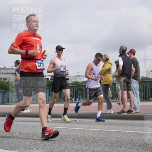 29.06.2025 - hella hamburg halbmarathon Luisa Fischer http://msf.ph/oto/8501621 29.06.2025 10:08:42 Kennedybrücke 8721, 1896, 1193, 2288, 3461, 4014, 4782, 4868, 5073, 7138, 8727, 9339, 9361, 9736, 9737, 9738 meine-sportfotos.de