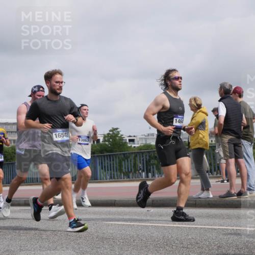 29.06.2025 - hella hamburg halbmarathon Luisa Fischer http://msf.ph/oto/8501637 29.06.2025 10:08:44 Kennedybrücke 9736, 4868, 05, 16546, 13863, 1464, 2288, 3461, 4782, 4868, 7138, 8727, 9339, 9736, 9737, 9738 meine-sportfotos.de
