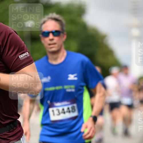 29.06.2025 - hella hamburg halbmarathon Dr. Thomas Lammeyer http://msf.ph/oto/8501647 29.06.2025 10:25:12 Kennedybrücke 1028, 1266, 1658, 2101, 2325, 2383, 2923, 2986, 3161, 3247, 3434, 3781, 3813, 4082, 4350, 5041, 5625, 5767, 5811, 5812, 6275, 6308, 6608, 6844, 7018, 7608, 8113, 8146, 8724, 8726, 8844, 9100, 9236, 9501, 9981, 10050, 10350, 10585, 10602, 11145 meine-sportfotos.de