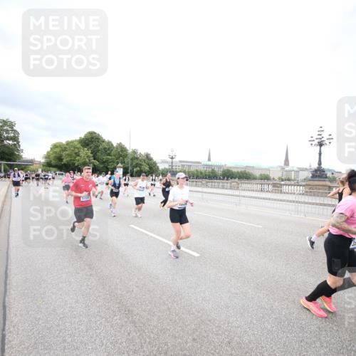 29.06.2025 - hella hamburg halbmarathon Jannik Wohlers http://msf.ph/oto/8501655 29.06.2025 10:58:04 Lombardsbrücke 1001, 1326, 1646, 1845, 2043, 2449, 3540, 3868, 5159, 5655, 5732, 5988, 6010, 6927, 7617, 7664, 7870, 7933, 8076, 8592, 8701, 9123, 9225, 9239, 9636, 9889, 10473, 10498, 11708, 12023, 12024, 12310, 12433, 12968, 13226, 13355, 13356, 13547, 13855, 14584, 14935, 15926, 16048, 16104, 16408, 16561, 16878, 16906, 16998, 17036, 17227, 17228, 17480, 18822, 19183 meine-sportfotos.de