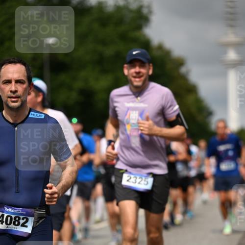 29.06.2025 - hella hamburg halbmarathon Dr. Thomas Lammeyer http://msf.ph/oto/8501760 29.06.2025 10:25:16 Kennedybrücke 1028, 1266, 1658, 2101, 2325, 2383, 2923, 2956, 2986, 3161, 3247, 3434, 3781, 3813, 4082, 4350, 5041, 5373, 5625, 5767, 6275, 6308, 7018, 7553, 7608, 8113, 8146, 8724, 8726, 8844, 9100, 9108, 9501, 9981, 10050, 10350, 10585, 10602, 11145 meine-sportfotos.de
