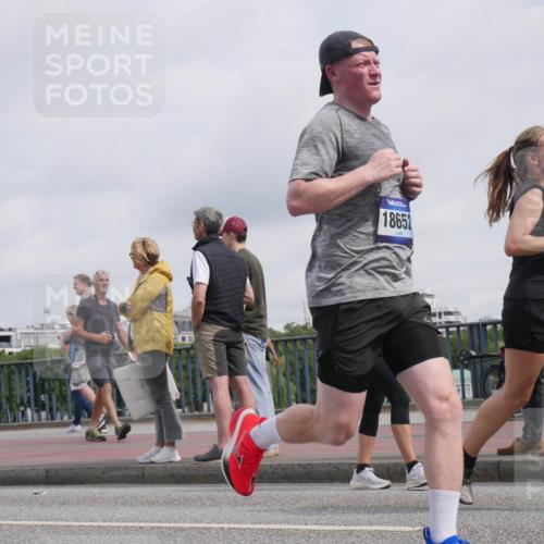 29.06.2025 - hella hamburg halbmarathon Luisa Fischer http://msf.ph/oto/8501765 29.06.2025 10:09:01 Kennedybrücke 18652, 1229, 1842, 5762, 7302, 8049, 8894, 8909, 9477, 9917, 10791 meine-sportfotos.de
