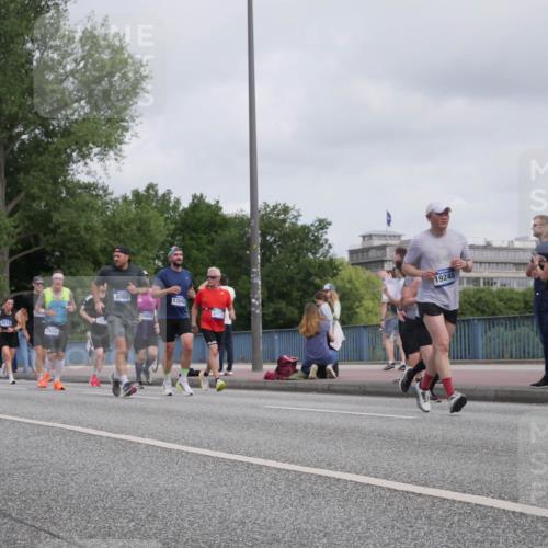 29.06.2025 - hella hamburg halbmarathon Luisa Fischer http://msf.ph/oto/8501794 29.06.2025 10:09:12 Kennedybrücke 2624, 3062, 13054, 13042, 2471, 19248, 1830, 2471, 2624, 3062, 4169, 6014, 7741, 8290, 8909, 10781 meine-sportfotos.de