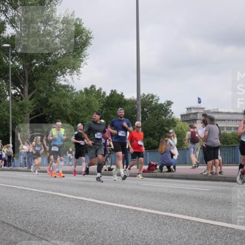 29.06.2025 - hella hamburg halbmarathon Luisa Fischer http://msf.ph/oto/8501798 29.06.2025 10:09:12 Kennedybrücke 14987, 6014, 2624, 3062, 054, 13042, 19248, 1830, 2471, 2624, 3062, 4169, 6014, 7741, 8290, 8909, 10781 meine-sportfotos.de