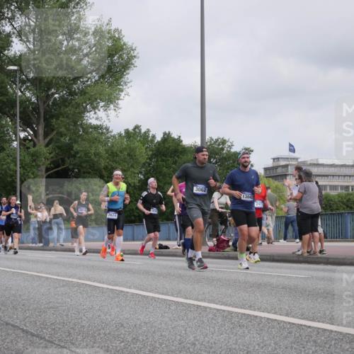 29.06.2025 - hella hamburg halbmarathon Luisa Fischer http://msf.ph/oto/8501806 29.06.2025 10:09:13 Kennedybrücke 10781, 6014, 2624, 3062, 13042, 2471, 1830, 2471, 2624, 3062, 4169, 6014, 7741, 8290, 8909, 10781 meine-sportfotos.de