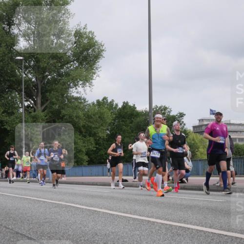 29.06.2025 - hella hamburg halbmarathon Luisa Fischer http://msf.ph/oto/8501819 29.06.2025 10:09:15 Kennedybrücke 14987, 6014, 7741, 2624, 0781, 054, 1830, 2471, 2624, 3062, 4169, 4542, 6014, 7741, 8290, 8744, 10781 meine-sportfotos.de
