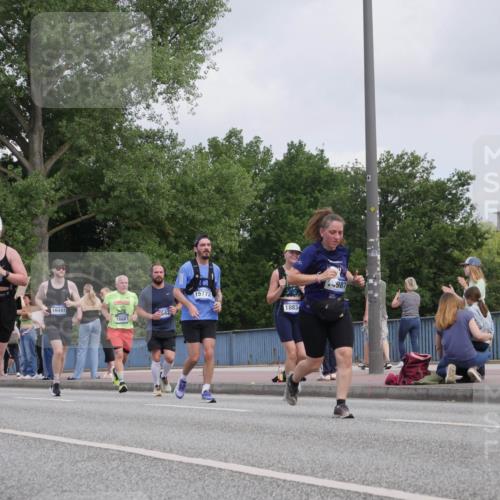 29.06.2025 - hella hamburg halbmarathon Luisa Fischer http://msf.ph/oto/8501838 29.06.2025 10:09:17 Kennedybrücke 1830, 16441, 16687, 542, 15772, 18834, 987, 1830, 2471, 2624, 3062, 4169, 4542, 6014, 7741, 8290, 8744, 10214, 10781 meine-sportfotos.de