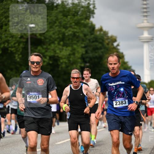 29.06.2025 - hella hamburg halbmarathon Dr. Thomas Lammeyer http://msf.ph/oto/8501871 29.06.2025 10:25:19 Kennedybrücke 1028, 1266, 1658, 2325, 2383, 2923, 2956, 2986, 3161, 3247, 3434, 3781, 3813, 4082, 4350, 5041, 5373, 5625, 5767, 6275, 6308, 7018, 7553, 7608, 8724, 8726, 8844, 9100, 9108, 9501, 10050, 10350, 10585, 10602, 11145 meine-sportfotos.de