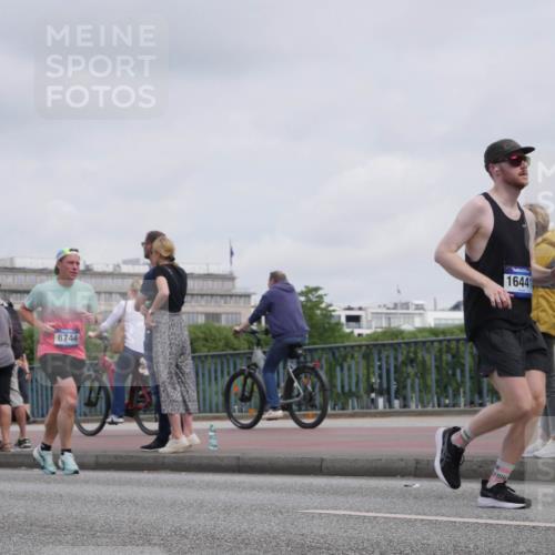 29.06.2025 - hella hamburg halbmarathon Luisa Fischer http://msf.ph/oto/8501890 29.06.2025 10:09:24 Kennedybrücke 8744, 16441, 1830, 1936, 4542, 5431, 8290, 8744, 10214 meine-sportfotos.de
