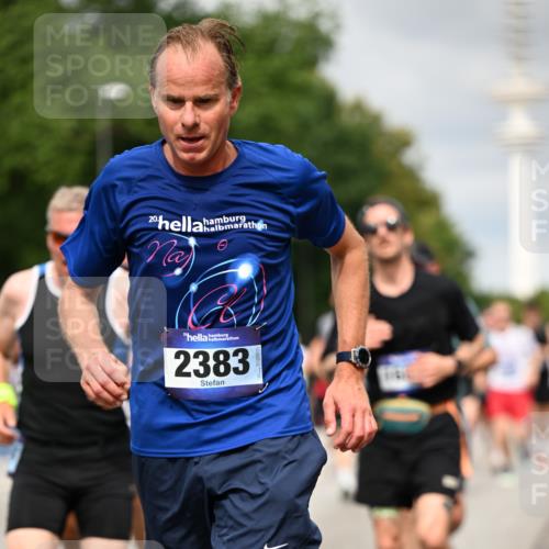 29.06.2025 - hella hamburg halbmarathon Dr. Thomas Lammeyer http://msf.ph/oto/8501944 29.06.2025 10:25:21 Kennedybrücke 1028, 1266, 1658, 2325, 2383, 2635, 2923, 2956, 2986, 3161, 3247, 3434, 3781, 3813, 4082, 4350, 5041, 5373, 5625, 5767, 6275, 6308, 7018, 7553, 7608, 8724, 8726, 8844, 9100, 9108, 9501, 10050, 10350, 10602, 11145 meine-sportfotos.de
