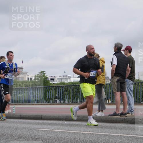 29.06.2025 - hella hamburg halbmarathon Luisa Fischer http://msf.ph/oto/8501945 29.06.2025 10:09:33 Kennedybrücke 17239, 1774, 1766, 1936, 1981, 4666, 8051 meine-sportfotos.de