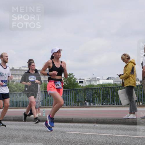 29.06.2025 - hella hamburg halbmarathon Luisa Fischer http://msf.ph/oto/8501956 29.06.2025 10:09:36 Kennedybrücke 766, 8051, 157, 1766, 1936, 1981, 4666, 8051, 10736, 10886 meine-sportfotos.de