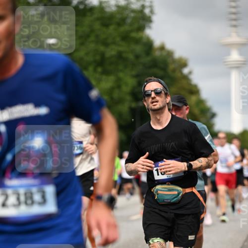 29.06.2025 - hella hamburg halbmarathon Dr. Thomas Lammeyer http://msf.ph/oto/8501958 29.06.2025 10:25:21 Kennedybrücke 1028, 1266, 1658, 2325, 2383, 2635, 2923, 2956, 2986, 3161, 3247, 3434, 3781, 3813, 4082, 4350, 5041, 5373, 5625, 5767, 6275, 6308, 7018, 7553, 7608, 8724, 8726, 8844, 9100, 9108, 9501, 10050, 10350, 10602, 11145 meine-sportfotos.de