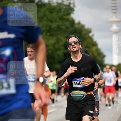 29.06.2025 - hella hamburg halbmarathon Dr. Thomas Lammeyer http://msf.ph/oto/8501962 29.06.2025 10:25:21 Kennedybrücke 1028, 1266, 1658, 2325, 2383, 2635, 2923, 2956, 2986, 3161, 3247, 3434, 3781, 3813, 4082, 4350, 5041, 5373, 5625, 5767, 6275, 6308, 7018, 7553, 7608, 8724, 8726, 8844, 9100, 9108, 9501, 10050, 10350, 10602, 11145 meine-sportfotos.de