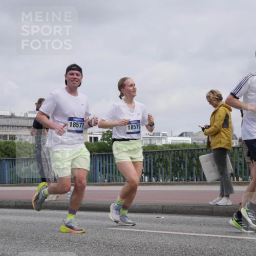 29.06.2025 - hella hamburg halbmarathon Luisa Fischer http://msf.ph/oto/8501967 29.06.2025 10:09:37 Kennedybrücke 18577, 18575, 25, 1986, 1766, 1766, 1936, 1981, 4666, 8051, 10736, 10886 meine-sportfotos.de