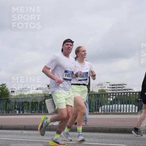 29.06.2025 - hella hamburg halbmarathon Luisa Fischer http://msf.ph/oto/8501972 29.06.2025 10:09:38 Kennedybrücke 18577, 18575, 8051, 1766, 1981, 4550, 4666, 8051, 10736, 10886 meine-sportfotos.de