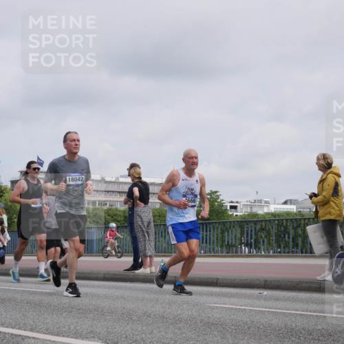 29.06.2025 - hella hamburg halbmarathon Luisa Fischer http://msf.ph/oto/8501997 29.06.2025 10:09:42 Kennedybrücke 10006, 36, 18042, 4666, 1981, 4550, 4666, 5951, 8051, 8960, 10736, 10886 meine-sportfotos.de