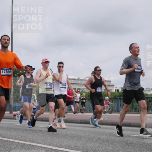 29.06.2025 - hella hamburg halbmarathon Luisa Fischer http://msf.ph/oto/8502003 29.06.2025 10:09:43 Kennedybrücke 48, 17895, 15377, 15850, 1460, 15462, 10886, 1073, 18042, 1981, 4550, 4666, 5951, 8960, 10736, 10886 meine-sportfotos.de