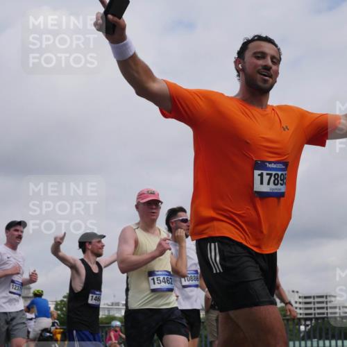 29.06.2025 - hella hamburg halbmarathon Luisa Fischer http://msf.ph/oto/8502014 29.06.2025 10:09:45 Kennedybrücke 1237, 146, 15462, 0886, 17895, 1981, 4550, 4666, 5951, 8960, 10736, 10886 meine-sportfotos.de