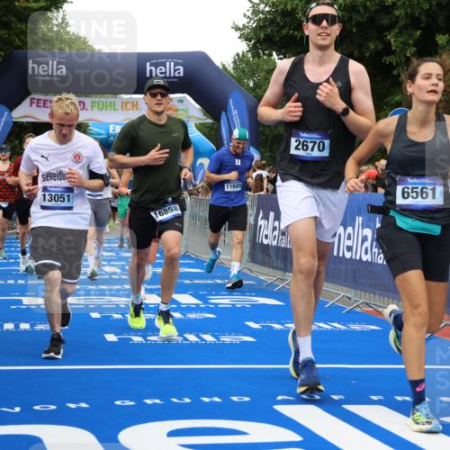 29.06.2025 - hella hamburg halbmarathon Strokosch-Dieckow http://msf.ph/oto/8502068 29.06.2025 10:52:35 Ziel 2346, 2670, 3715, 3952, 3999, 5116, 6561, 6562, 7232, 7475, 9145, 9739, 9869, 10115, 11459, 11689, 12450, 12482, 13051, 13301, 14122, 14561, 15001, 15980, 18982 meine-sportfotos.de