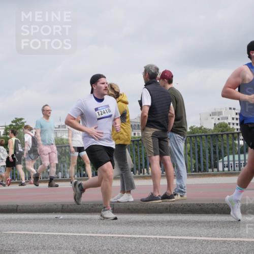 29.06.2025 - hella hamburg halbmarathon Luisa Fischer http://msf.ph/oto/8502093 29.06.2025 10:10:00 Kennedybrücke 12418, 956, 1245, 6314, 6664, 9560, 10212, 10297 meine-sportfotos.de