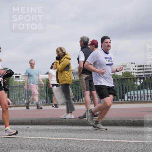 29.06.2025 - hella hamburg halbmarathon Luisa Fischer http://msf.ph/oto/8502095 29.06.2025 10:10:01 Kennedybrücke 631, 12418, 1245, 6314, 6664, 9560, 10212 meine-sportfotos.de