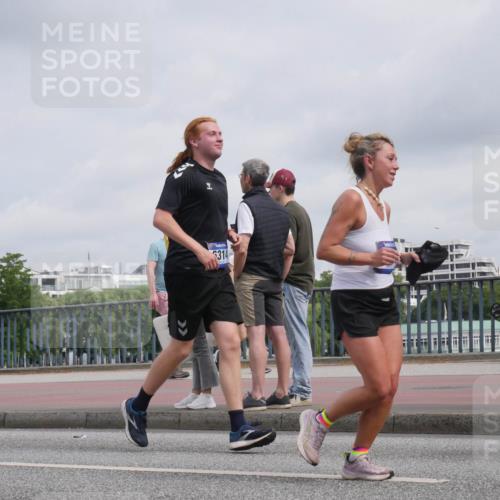 29.06.2025 - hella hamburg halbmarathon Luisa Fischer http://msf.ph/oto/8502103 29.06.2025 10:10:02 Kennedybrücke 314, 6314, 6664, 9560, 10212 meine-sportfotos.de