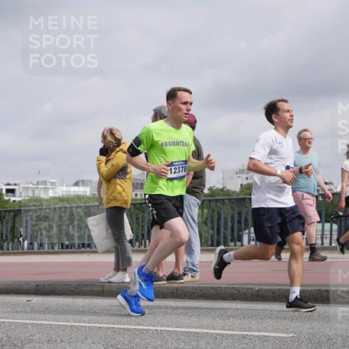 29.06.2025 - hella hamburg halbmarathon Luisa Fischer http://msf.ph/oto/8502118 29.06.2025 10:10:05 Kennedybrücke 12378, 4502, 6314, 6664, 10212 meine-sportfotos.de