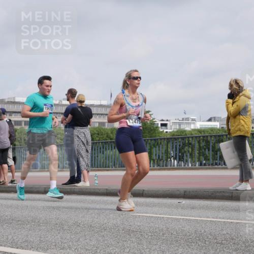 29.06.2025 - hella hamburg halbmarathon Luisa Fischer http://msf.ph/oto/8502131 29.06.2025 10:10:09 Kennedybrücke 15673, 13475, 4502 meine-sportfotos.de