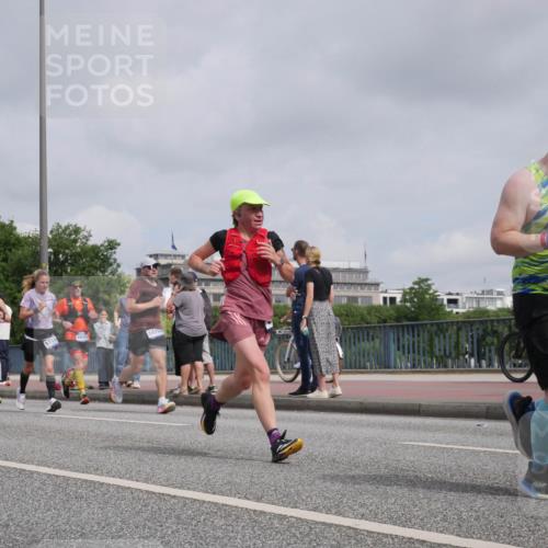 29.06.2025 - hella hamburg halbmarathon Luisa Fischer http://msf.ph/oto/8502178 29.06.2025 10:10:22 Kennedybrücke 1669, 5845, 1070, 5801, 5287, 5807, 5845, 5926, 10283, 10703 meine-sportfotos.de