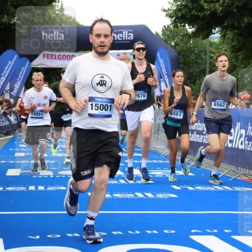 29.06.2025 - hella hamburg halbmarathon Strokosch-Dieckow http://msf.ph/oto/8502221 29.06.2025 10:52:34 Ziel 2346, 2670, 3715, 3952, 5116, 6561, 6562, 7178, 7232, 7475, 9145, 9739, 9869, 10115, 11459, 11689, 11791, 12450, 13051, 13301, 14122, 14561, 15001, 15980, 18982 meine-sportfotos.de