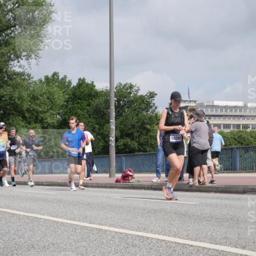 29.06.2025 - hella hamburg halbmarathon Luisa Fischer http://msf.ph/oto/8502226 29.06.2025 10:10:28 Kennedybrücke 6517, 18218, 16933, 26, 10283, 4262, 5845, 5926, 6517, 6833, 7503, 8585, 10283, 10700 meine-sportfotos.de