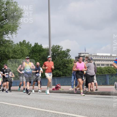 29.06.2025 - hella hamburg halbmarathon Luisa Fischer http://msf.ph/oto/8502239 29.06.2025 10:10:30 Kennedybrücke 1070033, 2550, 4821, 6517, 16933, 18325, 5926, 1993, 4262, 5242, 5926, 6517, 6518, 6707, 6713, 6833, 7503, 8585, 10283, 10700 meine-sportfotos.de